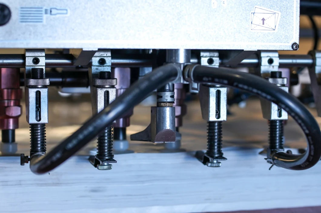 Máy dập nổi siêu nhỏ 220V 380V 440V 415V Máy dập nổi kim loại tự động 3