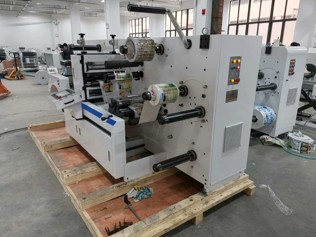 Máy cắt nhãn dán gián đoạn 320 Iml Tấm dán cuộn giấy bán quay 6