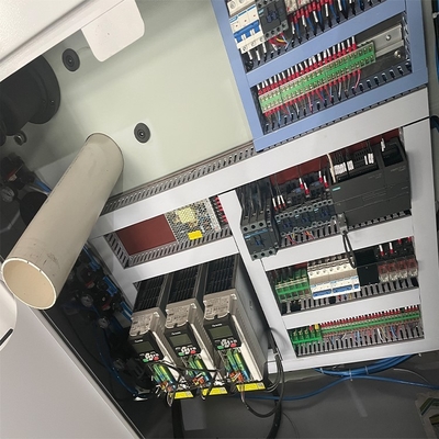 Máy cuộn lại rạch hoàn toàn tự động HJ-C1600-III với ba Servo PET BOPP không dệt