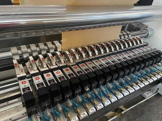 Máy cuộn lại tốc độ cao Tốc độ 1-200m / phút Tối đa 1500mm