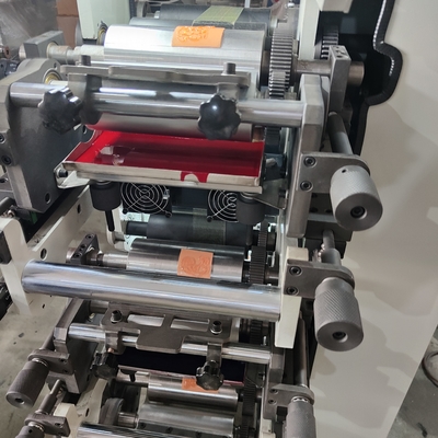 250mm Chiều dài 180mm Chiều rộng Máy in Flexo tốc độ cao 5-60m/min Tốc độ 0.15mm Độ chính xác