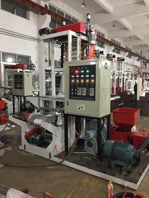 Chiều kính của vít 55mm 2 hoặc 65mm 2mm Máy ép phim Tổng công suất 11-21kw Khả năng ép 100 đến 500 kg h cho ép phim nhựa