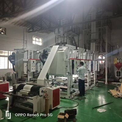 Chiều kính của vít 55mm 2 hoặc 65mm 2mm Máy ép phim Tổng công suất 11-21kw Khả năng ép 100 đến 500 kg h cho ép phim nhựa