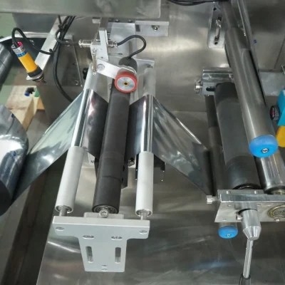 Máy đóng gói khăn ướt 370 gói / phút