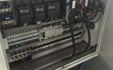 Máy làm túi tốc độ cao 20 cái / phút PE Kraft Giấy bong bóng khí Chuyển phát nhanh bưu phẩm