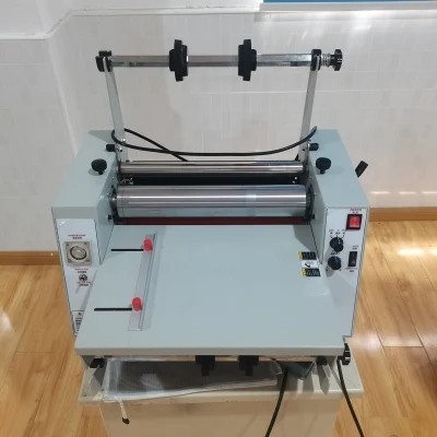 Máy làm lại rãnh OPP 900mm Máy cán màng không dệt 5m / phút